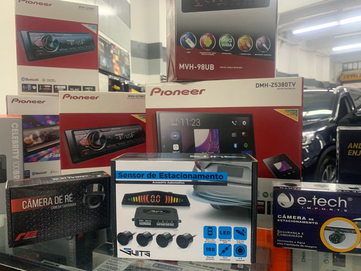 empresa de Som, multimídia, insulfilme, engates automotivos, lanternas, acessórios automotivos